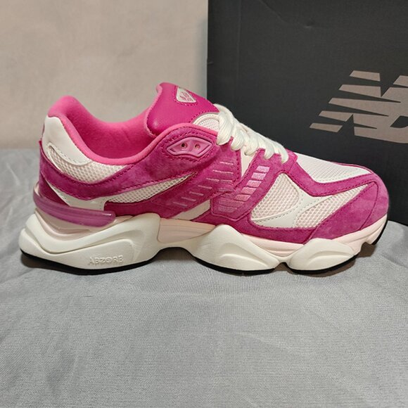 New Balance 9060 Sneakers in Pink - Picture 2 of 6